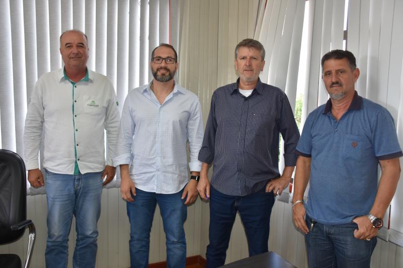 Presidente da câmara recebe chefe do cartório Eleitoral para debater o retorno do projeto "Parlamento Jovem"